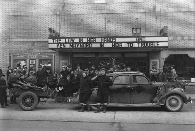 Fairmount Theatre - Roxy Theater 2150 Plainfield Ne Grand Rapids From Doug Taylor Collection (newer photo)